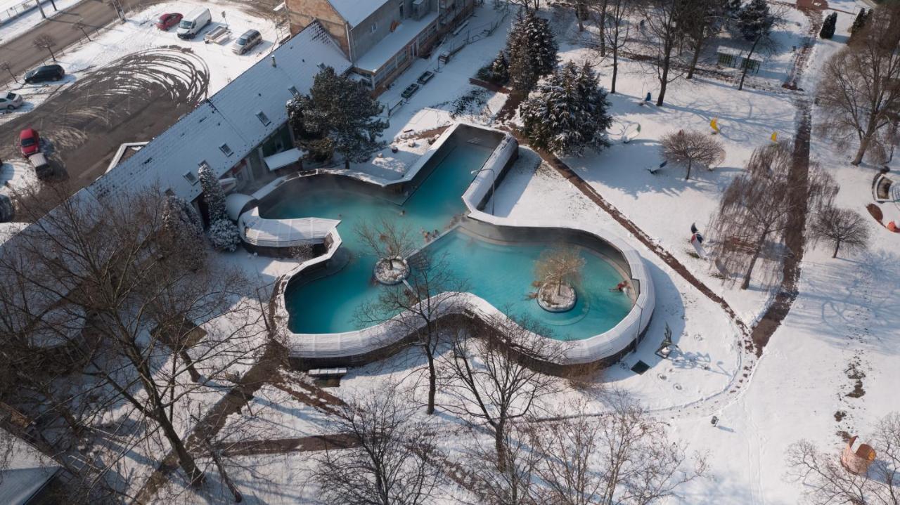 Thermal Apartmanhaz Комаром Экстерьер фото