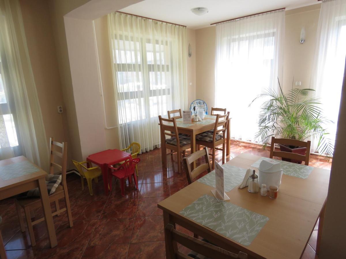 Thermal Apartmanhaz Комаром Экстерьер фото