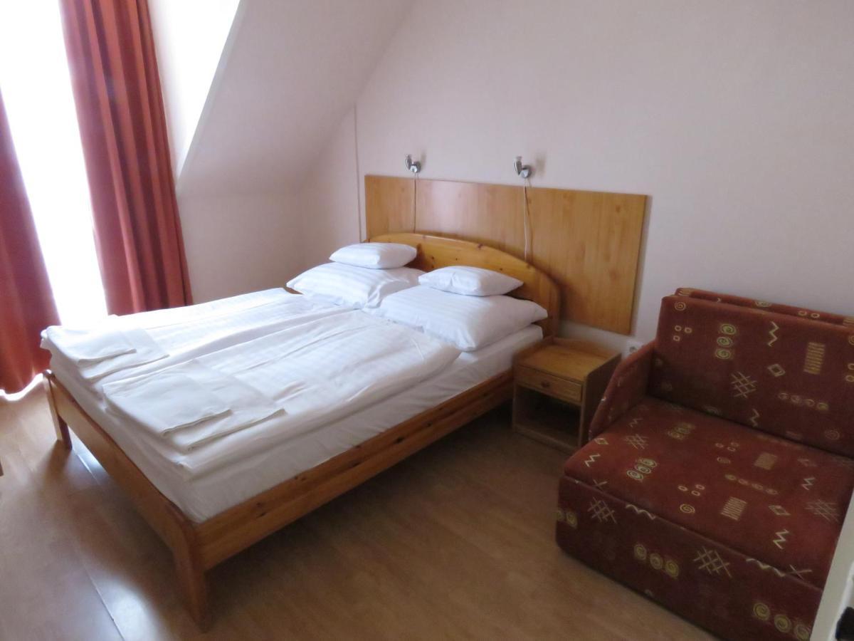 Thermal Apartmanhaz Комаром Экстерьер фото