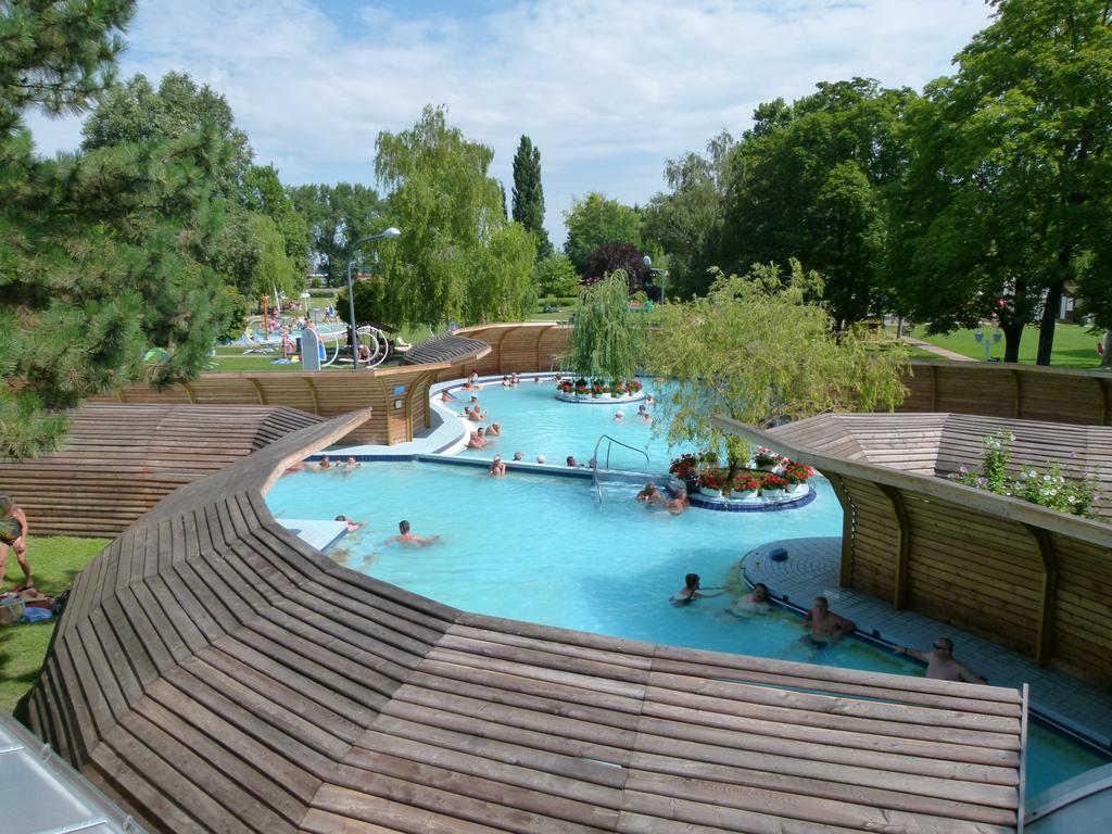 Thermal Apartmanhaz Комаром Экстерьер фото