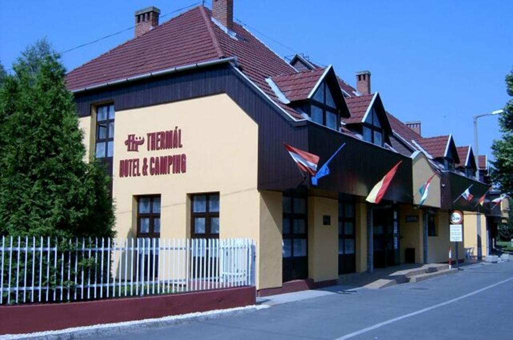 Thermal Apartmanhaz Комаром Экстерьер фото